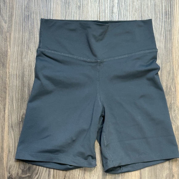 Thirtyyears Black Biker Shorts - Picture 4 of 4